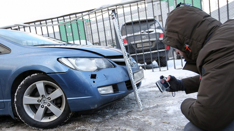 В России почти прекратили ремонтировать машины по ОСАГО