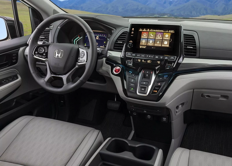 Новенькие Honda Odyssey 2022 начали продавать в России