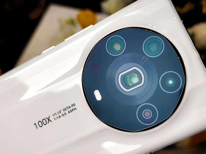 Один из лучших камерофонов по версии DxOMark — Honor Magic4 Ultimate — занял только 39-е место в тесте фронтальной камеры