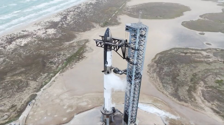 Видео: SpaceX впервые в истории заправила топливом гигантский корабль Starship в собранном виде