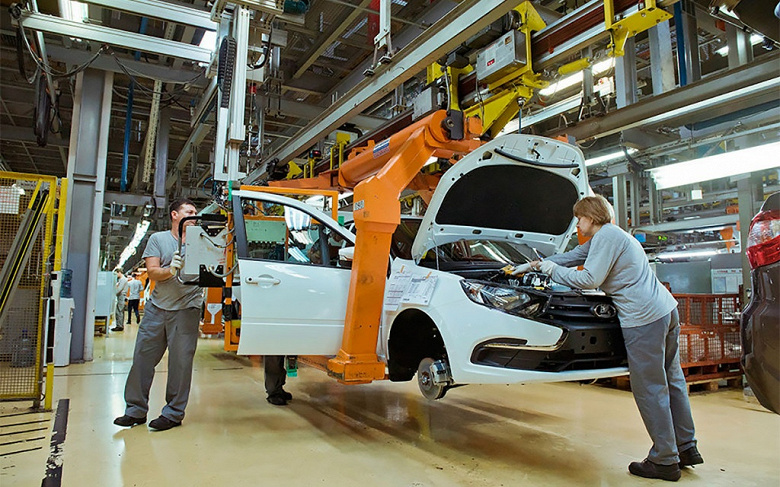 Несмотря на тысячи некомплектных машин, АвтоВАЗ не собирается снижать темпы производства