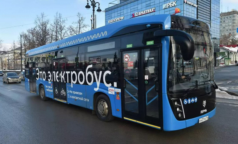 «Антисанкционный» автобус КамАЗ-6282 вышел на испытания без моста ZF, системы управления Continental и пантографа Schunk