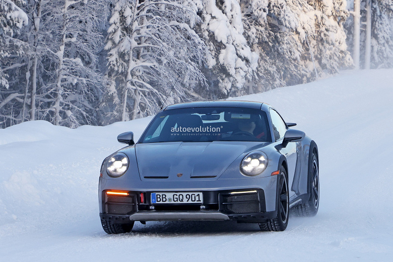 Шестицилиндровый 3,0-литровый твин-турбо, 8-ступенчатая коробка PDK и режим «Ралли». «Горячий» Porsche 911 Dakar засняли вживую на тестах