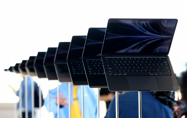 Bloomberg: Apple работает над сенсорными экранами для ноутбуков. Первой такой моделью может оказаться MacBook Pro с дисплеем OLED