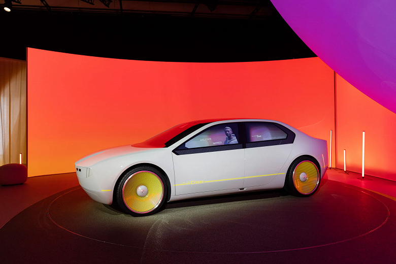 Представлена электронная плёнка E Ink Prism и окленный ей автомобиль BMW i Vision DEE, способный менять цвет