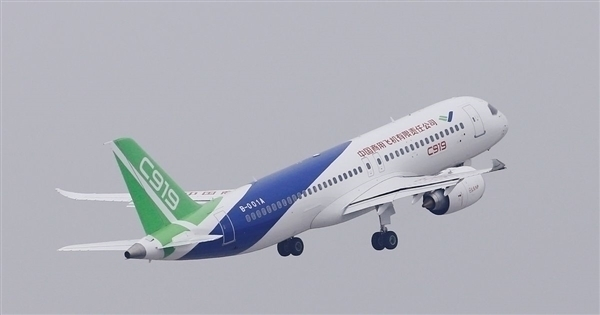 Китайский заменитель Boeing 737 и Airbus A320 стал хитом. На COMAC C919 ценой 100 млн долларов собрано уже более 1000 заказов