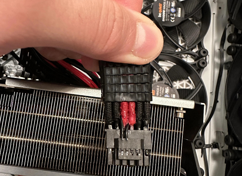 GeForce RTX 4090 продолжают страдать оплавлением разъёма питания, причём в новом случае не спас даже усиленный кабель