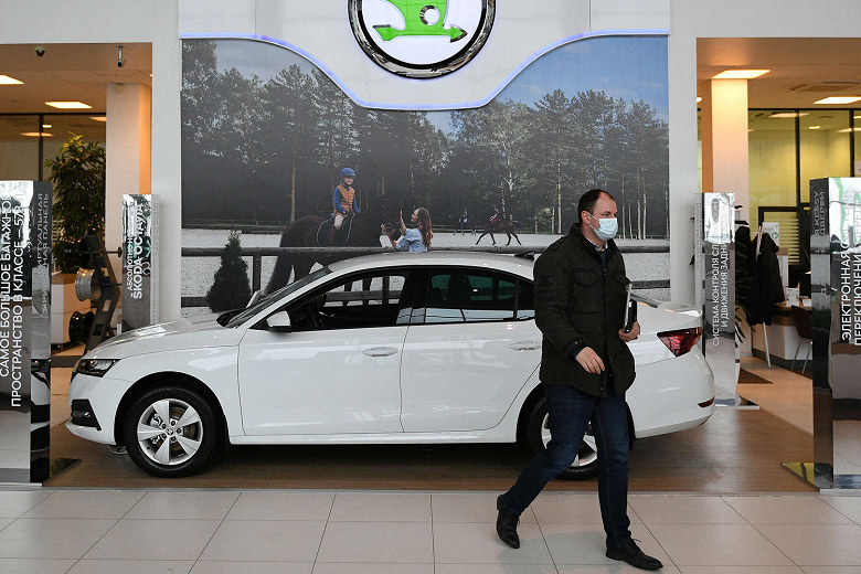 Дилеры в России перестали навязывать «допы» при продаже автомобилей