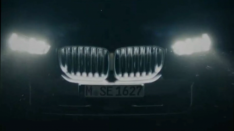 Это совершенно новый BMW X5 2024 с подсветкой радиаторной решётки. Появилось официальное видео