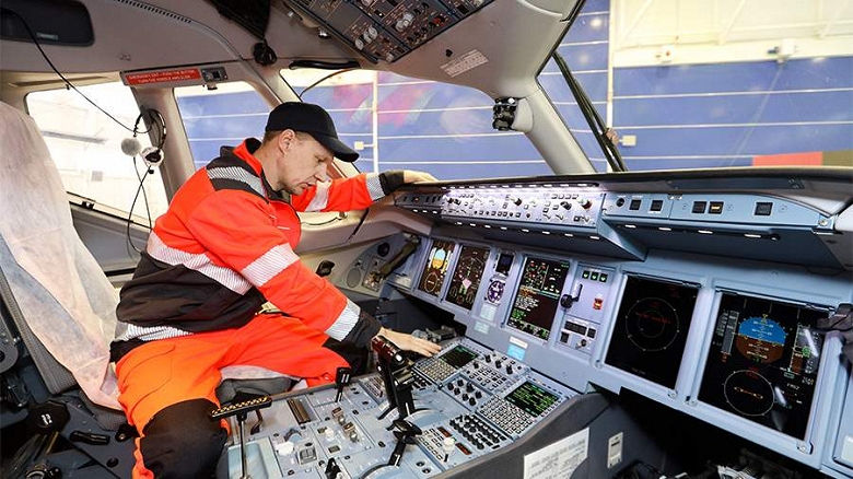 Увеличение интервалов техобслуживания самолётов Airbus и Boeing прокомментировали в Ространснадзоре