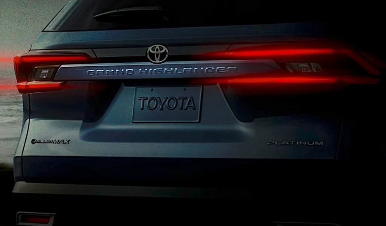 Королевский третий ряд: места в Toyota Grand Highlander 2024 хватит всем