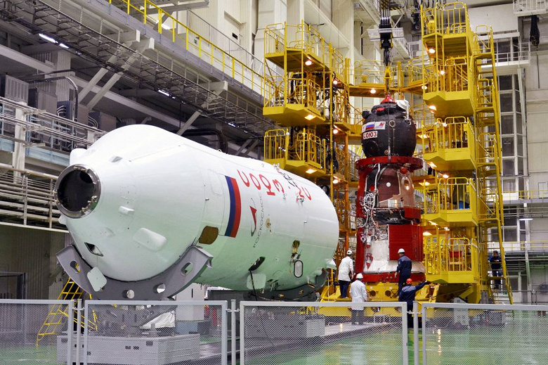 На Байконуре заправили беспилотник «Союз МС-23» для отправки к МКС