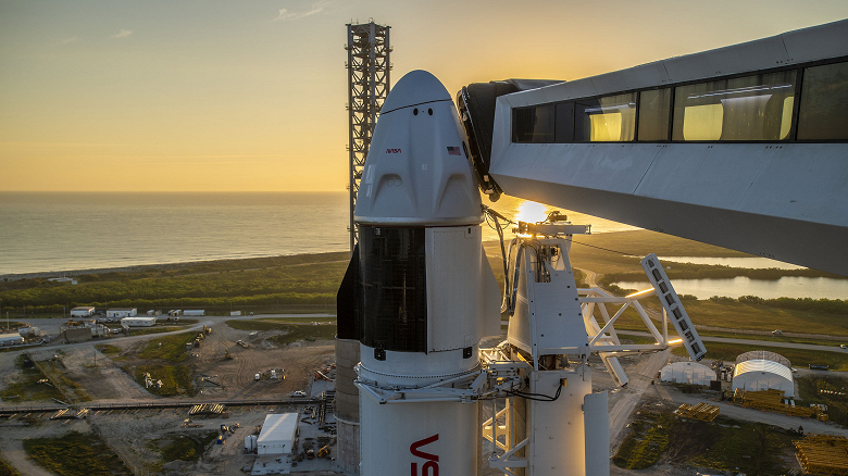 SpaceX приготовила ракету для запуска миссии Crew-6. Сегодня состоится финальный тест