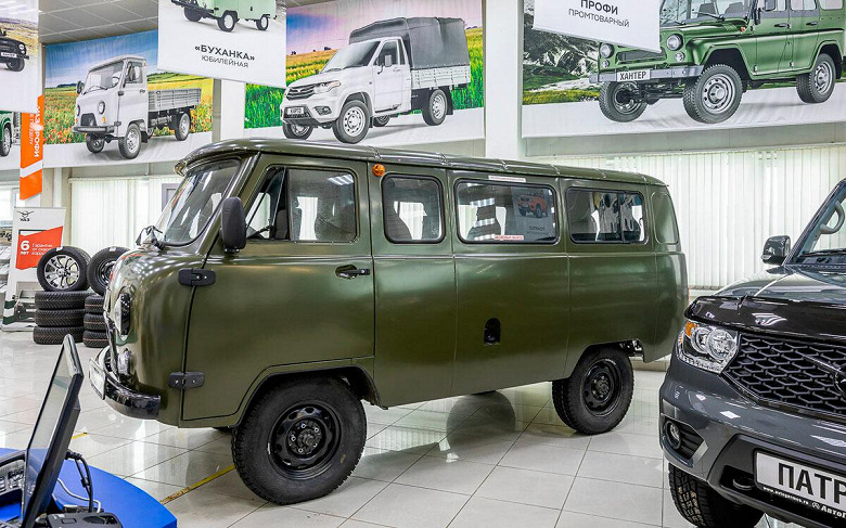 В столичных дилерских центрах дефицит пассажирских версий УАЗ-452 «Буханка»