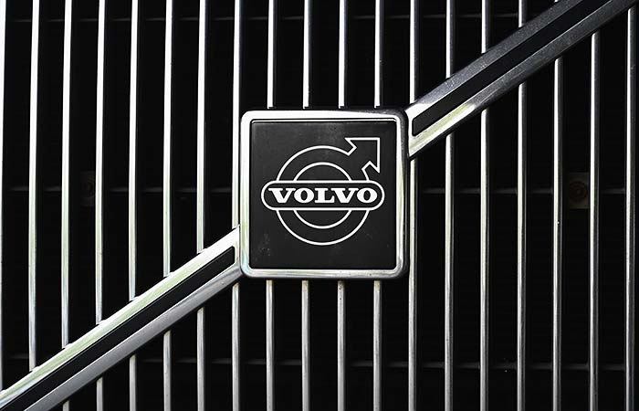 Завод Volvo перезапускают: первые российские грузовики сойдут с конвейера ещё в этом году