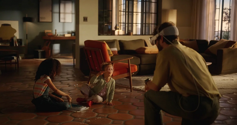 &laquo;Это так реалистично и уютно, что даже немного пугает. Почему я подглядываю за этой семьёй?&raquo; &mdash; появились новые отзывы об Apple Vision Pro