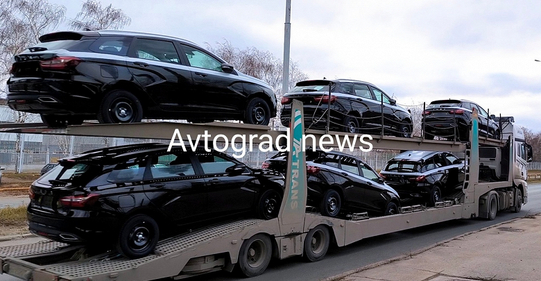 С проблемами справились: АвтоВАЗ начал отгрузку Lada Vesta SW и Vesta SW Cross покупателям