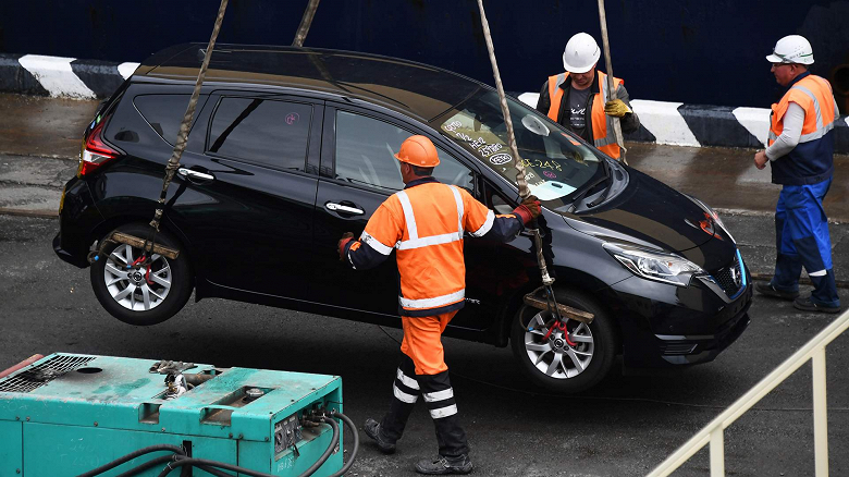 Машины из Японии снова хлынули в Россию. Но теперь это другие модели