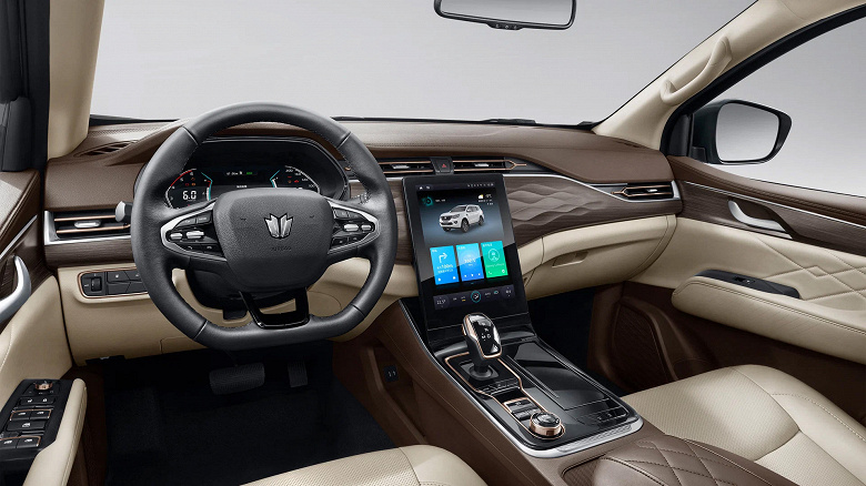 Аналог Land Cruiser Prado с 228-сильным мотором Mitsubishi, «автоматом» ZF и полным приводом – недорого. В России представлен рамный внедорожник Oting Paladin