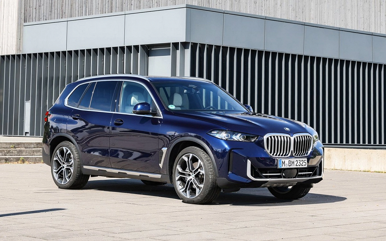 В России снова запустили продажи бензиновых и дизельных BMW X5