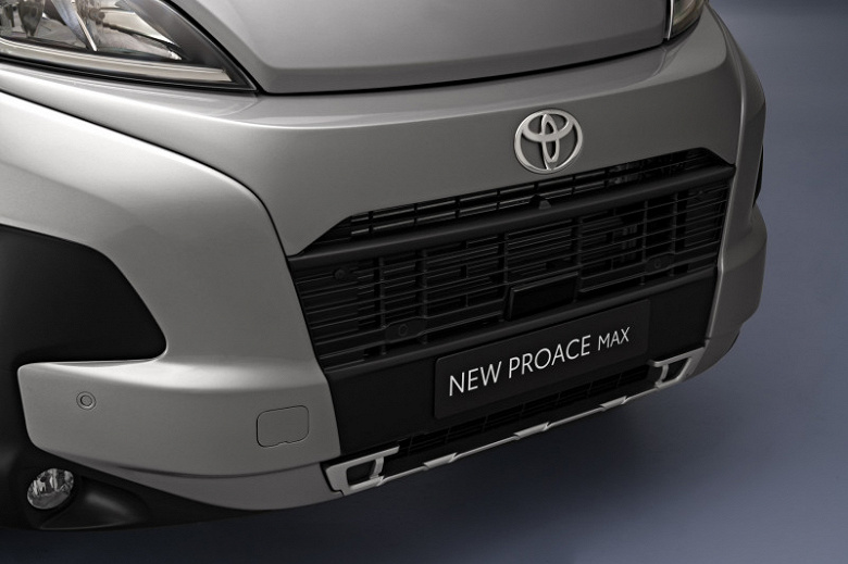 Toyota представила «зелёный» ProAce Max с запасом хода 420 км и анонсировала Hilux Hybrid 48V