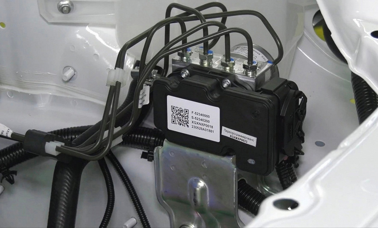 «Близится день начала массового производства». АвтоВАЗ собрал новую партию внедорожников Niva с ABS