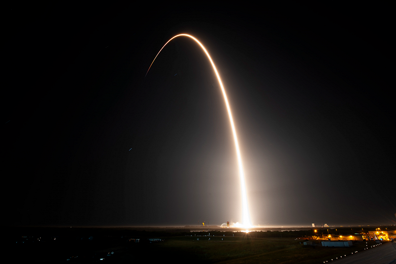 SpaceX успешно осуществила 80-й орбитальный запуск за 2023 год: видео и фото