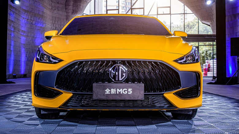 Стильный седан MG 5 выходит на российский рынок: 129 л.с., вариатор и неплохое оснащение за 2,42 млн рублей