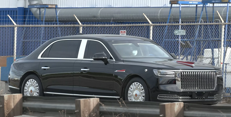 Лидер Китая привёз с собой в США два секретных лимузину Hongqi N701. Си Цзиньпин берёт такие машины в поездки по всему миру