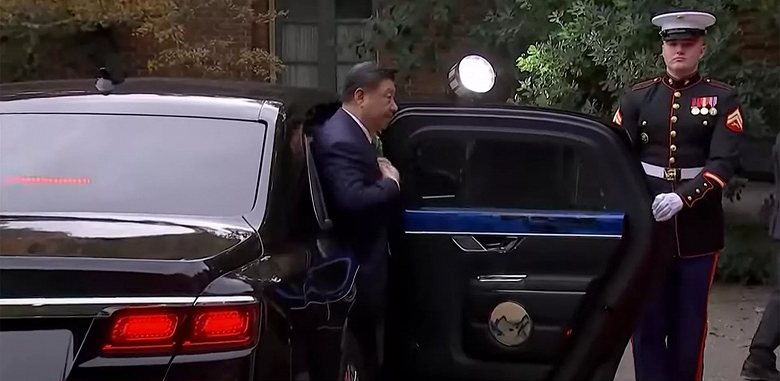 Лидер Китая привёз с собой в США два секретных лимузину Hongqi N701. Си Цзиньпин берёт такие машины в поездки по всему миру