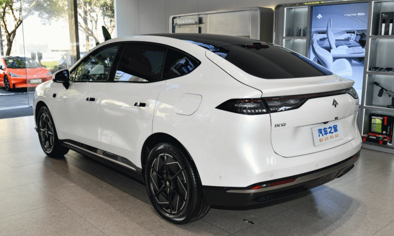 750 km without recharging, 339 hp, excellent dynamics and “gull wings” like the Tesla Model X - from $30,000. Sales of the GAC Aion Hyper HT will begin in November