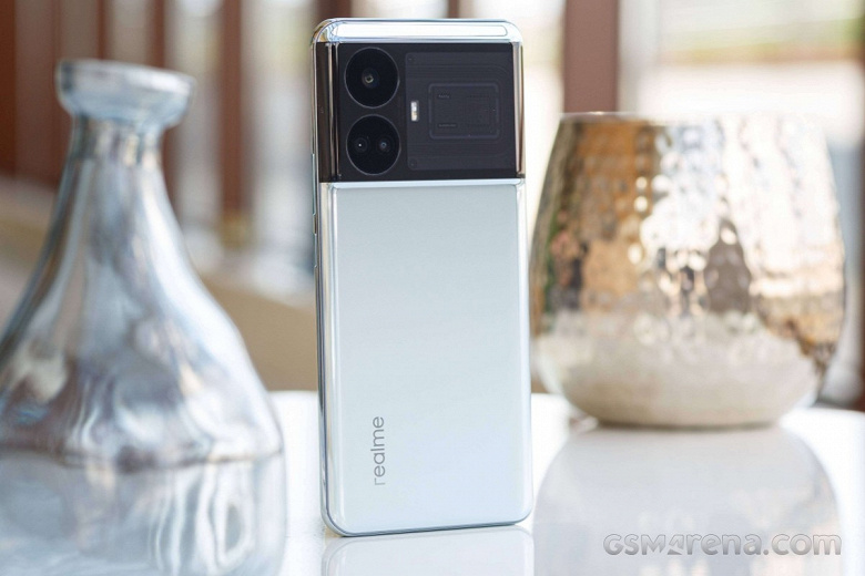 Самый дешёвый смартфон со Snapdragon 8 Gen 2. Realme GT Neo6 приписывают цену ниже 300 долларов