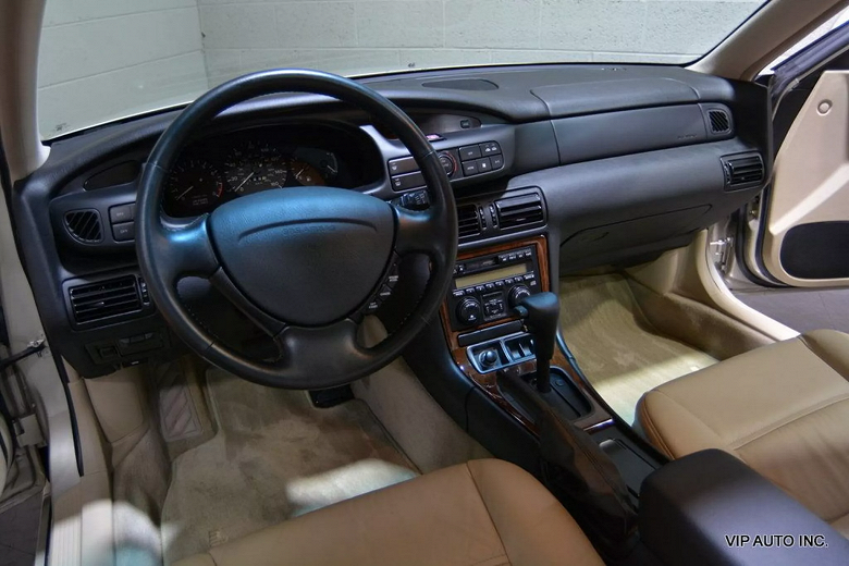 Редкая 27-летняя Mazda Millenia в идеальном состоянии, аналог Lexus и Acura тех времен, выставлена на продажу