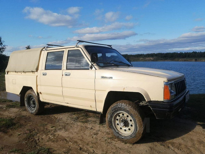 Китайский клон Jeep Cherokee на шасси УАЗ-469 выставили на продажу в России