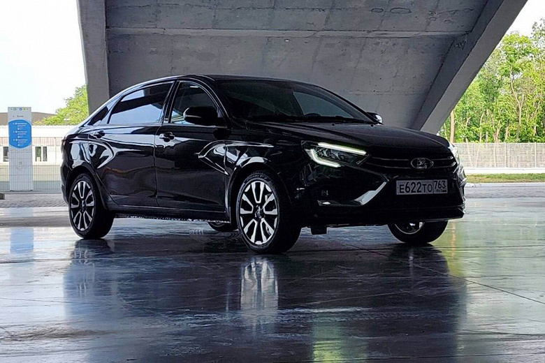 Очередность и сроки выхода абсолютно новых моделей Lada назвал глава Минпромторга РФ