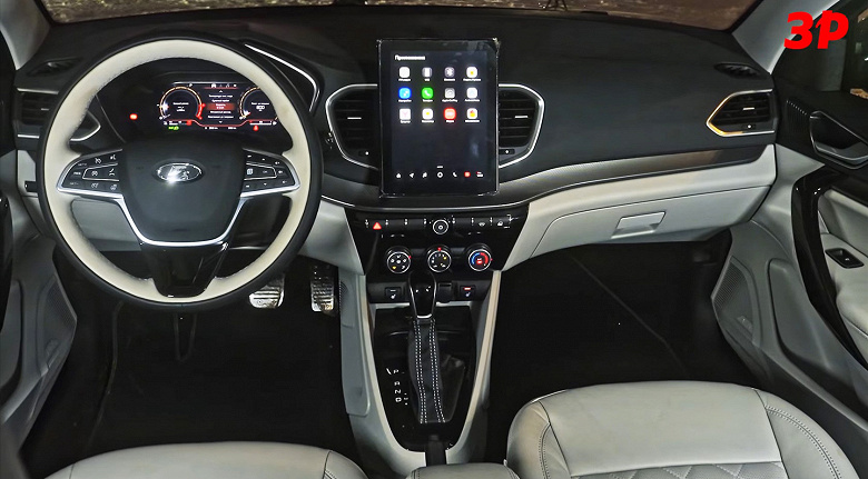 Своеобразный вариатор, простор сзади как в Camry, улучшенная шумоизоляция и &laquo;наша кожа&raquo;. Появился первый большой тест Lada Aura