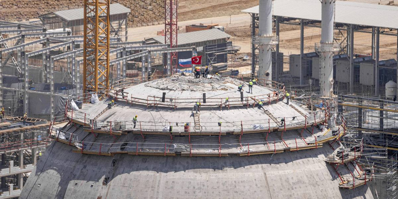 Крупнейшая атомная стройка в мире. Первый энергоблок российско-турецкой АЭС «Аккую» получил разрешение на ввод в эксплуатацию