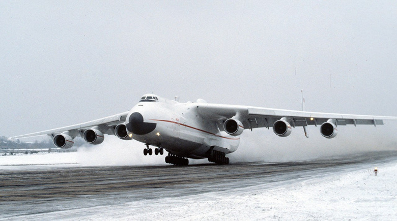 Ровно 35 лет назад совершил свой полет Ан-225 «Мрия». Его создавали для проекта космического корабля «Буран»