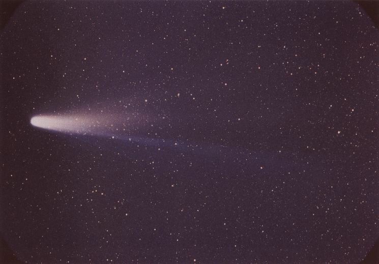 Знаменитая комета Галлея приближается к самой удалённой точке от Солнца