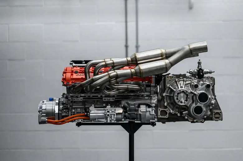 Атмосферный V12 на 650 л.с. при массе менее 1 тонны — это «самый лёгкий суперкар из когда-либо созданных». Стартовало производство Gordon Murray T50