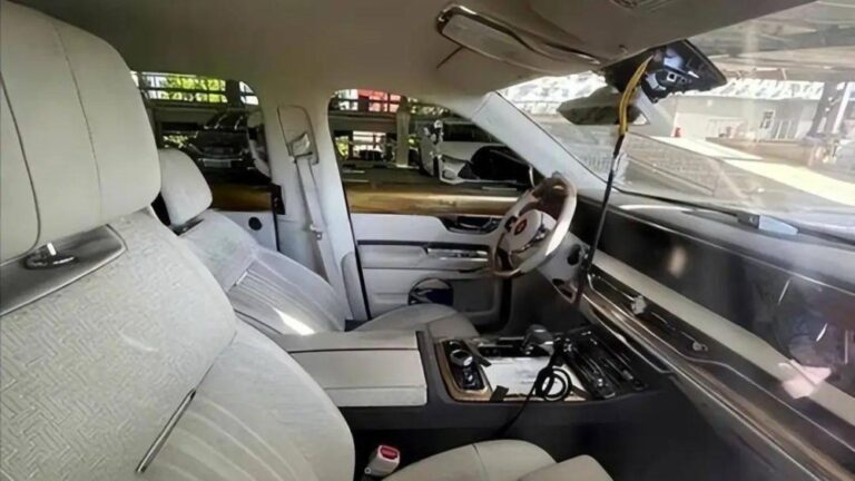 Лидер Китая проехал по Москве на секретном лимузине Hongqi N701. Что это за автомобиль?