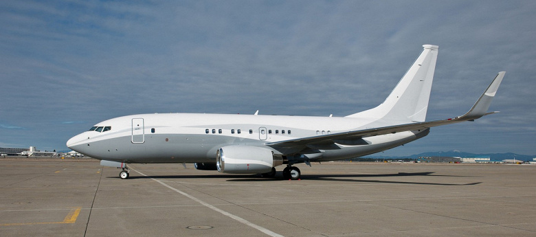 В США выдали ордер на арест российского Boeing 737-7JU. Он принадлежит «Роснефти»
