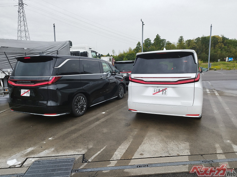 Роскошнее Toyota Alphard, с новыми моторами и 48-дюймовым экраном в салоне. Новый Lexus LM засветился в Японии