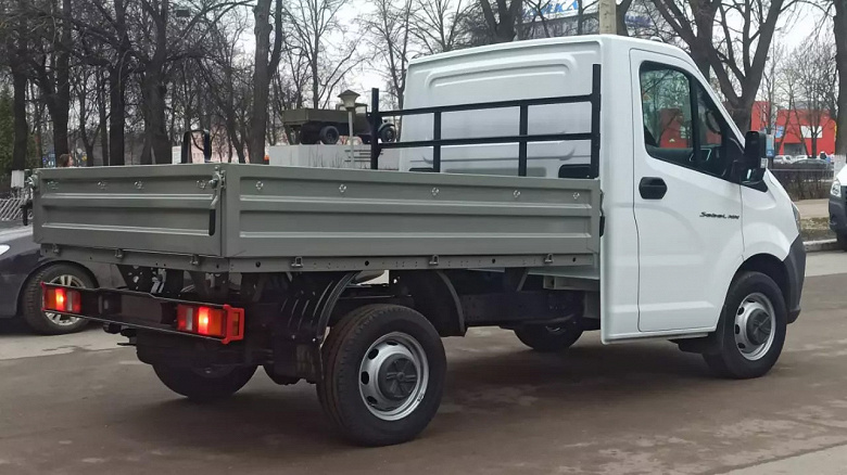 В продажу поступила новая версия «Соболя NN». За хорошо оснащенный автомобиль с двигателем Cummins просят 2,78 млн рублей