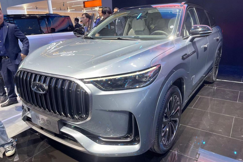 4,26 секунды до 100 км/ч и больше 1400 км на баке бензина. Представлен флагманский кроссовер Chery Tiggo 9 – он появится в России в октябре