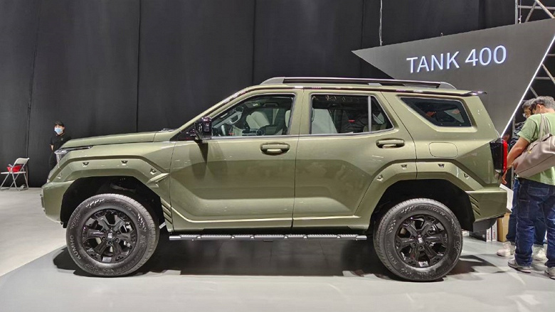 408 л.с., 9-ступенчатый «автомат», полный привод и низкий расход топлива. Представлен гибридный Tank 400, который может добраться до России