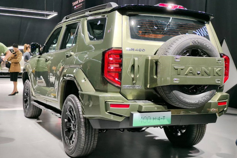 408 л.с., 9-ступенчатый «автомат», полный привод и низкий расход топлива. Представлен гибридный Tank 400, который может добраться до России