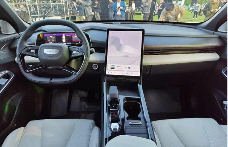 Geely Atlas нового поколения с автопилотом, двигателем Volvo, Snapdragon 8155 и большим экраном поступил в продажу в Китае