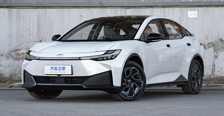 Просторный седан Toyota bZ3 подешевел в Китае на 5 тыс. долларов ещё до старта продаж