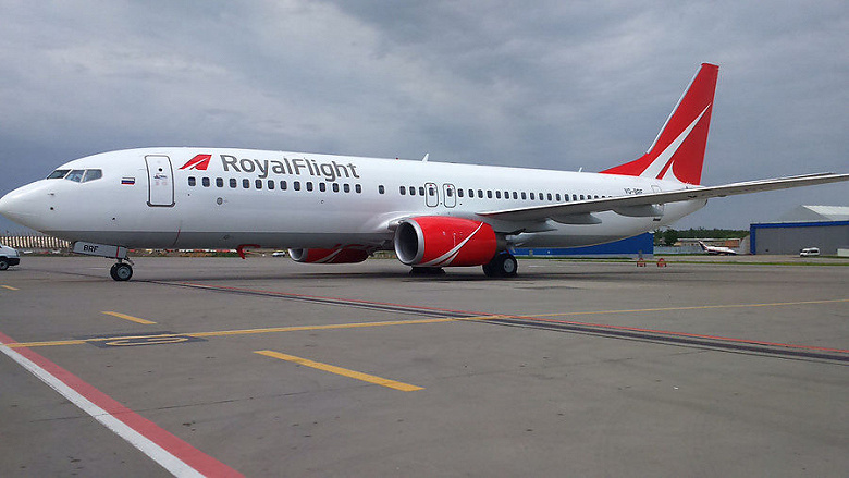 Одной чартерной авиакомпанией в России стало меньше. Royal Flight из-за санкций потеряла 11 самолётов Boeing из 13